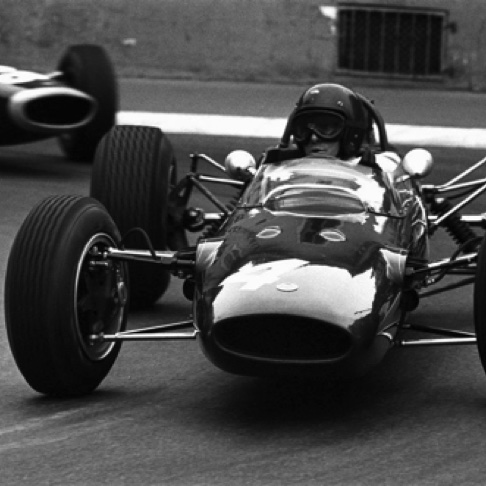 Au volant de la petite Lotus 35 au GP de Pau 1965
© DPPI